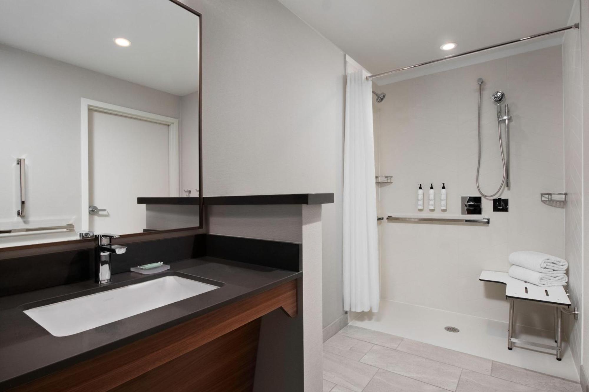 Fairfield By Marriott Inn & Suites Чино Экстерьер фото